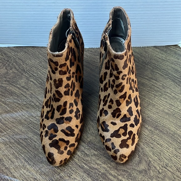 Adrienne Vittadini Sarah Leopard Wedge Ankle Boots Calf Hair Booties Size 8 - Picture 4 of 15